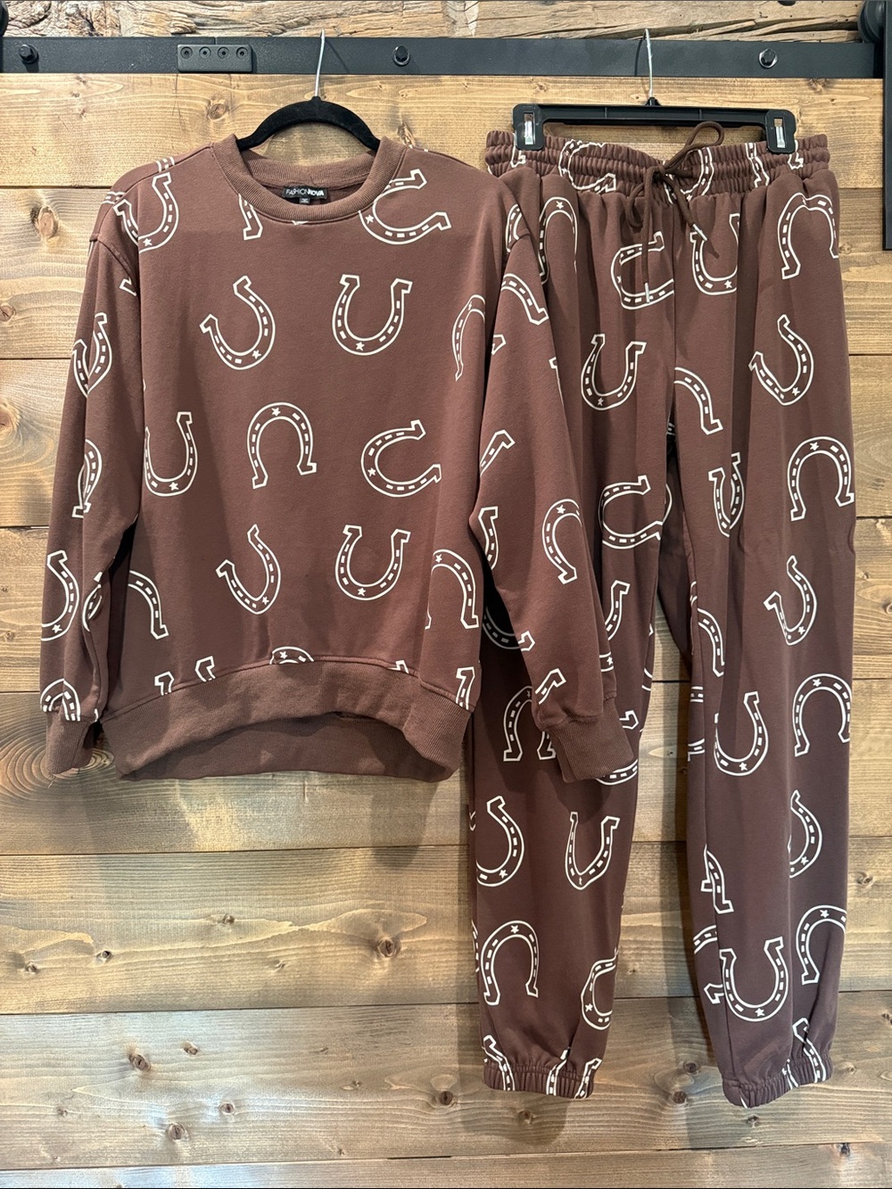 Fashion Nova Brown Horseshoe Print Jogger Set Sweatshirt & Pants